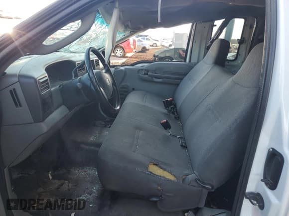 ✅ 2004 Ford F-250 XL • VIN: 3FTNX20L94MA13873 • Lot: 84521955. Wystawiony na Copart z przebiegiem 182 571 mil. Bezpłatny archiwum sprzedaży aukcyjnych z USA i szczegółowy raport historii pojazdu na DreamBid. Zdjęcie 7.