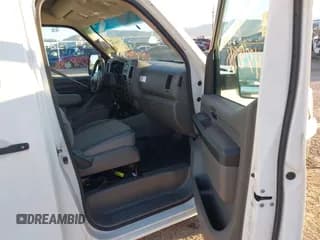 ✅ 2016 Nissan NV Cargo S • VIN: 1N6BF0LYXGN806205 • Lot: 43751248. Wystawiony na IAAI z przebiegiem 429 078 mil. Bezpłatny archiwum sprzedaży aukcyjnych z USA i szczegółowy raport historii pojazdu na DreamBid. Zdjęcie 5.