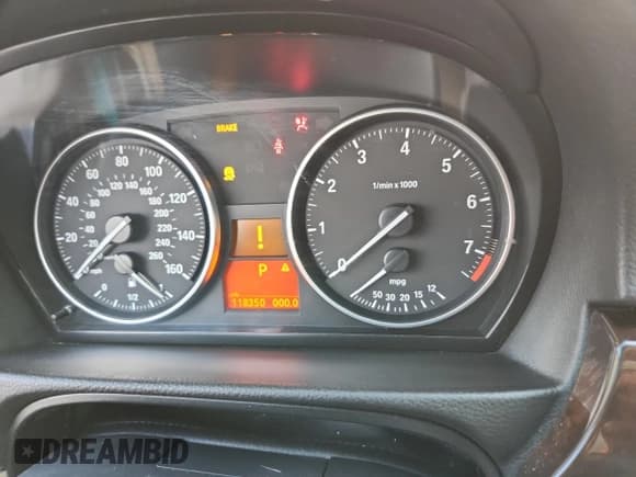 ✅ 2011 BMW 3 Series 328i xDrive • VIN: WBAPK7G59BNN69547 • Lot: 85707805. Listed on Copart with 118,350 mi. Free auction sales archive from the USA and detailed vehicle history report at DreamBid. Image 9.