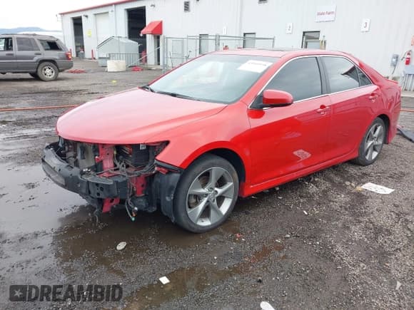 ✅ 2014 Toyota Camry SE • VIN: 4T1BF1FK3EU847242 • Lot: 43549938. Listed on IAAI with 187,432 mi. Free auction sales archive from the USA and detailed vehicle history report at DreamBid. Image 2.