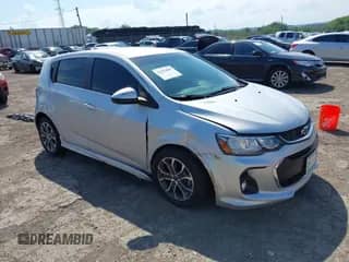 2020 Chevrolet Sonic LT с VIN 1G1JD6SB2L4103288, выставлен на аукционе IAAI как лот 42551085 с пробегом 34 845 миль миль и . История ставок и продаж доступна на DreamBid. Изображение 1.