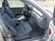 ✅ 2003 Mercedes-Benz E 320/430 4 Matic • VIN: WDBJH82J13X085216 • Lot: 38742190. Wystawiony na IAAI z przebiegiem 170 397 mil. Bezpłatny archiwum sprzedaży aukcyjnych z USA i szczegółowy raport historii pojazdu na DreamBid. Zdjęcie 5.