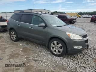 2010 Chevrolet Traverse 2LT z VIN 1GNLVGED7AJ256982, wystawiony jako Copart lot #71106855 z przebiegiem 255 898 mil mil oraz Czysty tytuł • Clean title. Historia ofert i sprzedaży dostępna na DreamBid. Obrazek 4.