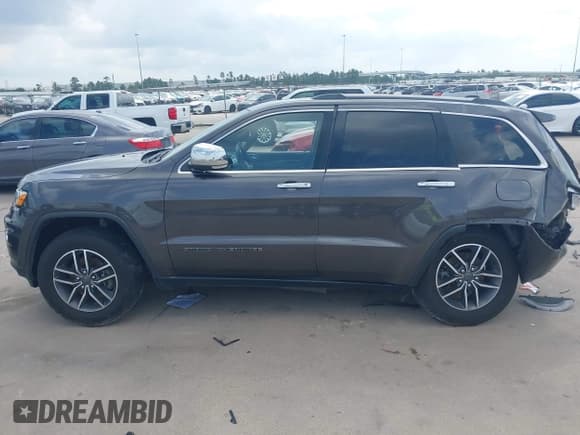 ✅ 2020 Jeep Grand Cherokee Limited • VIN: 1C4RJEBG4LC295201 • Lot: 42113482. Listed on IAAI with 116,721 mi. Free auction sales archive from the USA and detailed vehicle history report at DreamBid. Image 15.