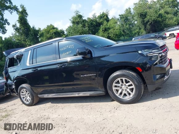 ✅ 2022 Chevrolet Suburban LT • VIN: 1GNSKCKD1NR192219 • Lot: 42829255. Listed on IAAI with 214,477 mi. Free auction sales archive from the USA and detailed vehicle history report at DreamBid. Image 13.