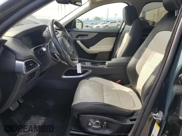 ✅ 2018 Jaguar F-Pace 20d R-Sport • VIN: SADCL2FN9JA260545 • Lot: 65555605. Wystawiony na Copart z przebiegiem 94 299 mil. Bezpłatny archiwum sprzedaży aukcyjnych z USA i szczegółowy raport historii pojazdu na DreamBid. Zdjęcie 7.