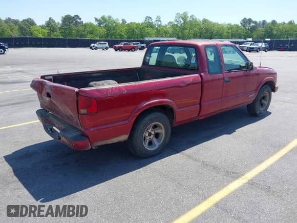 1999 Chevrolet S-10 LS Xtreme с VIN 1GCCS1949X8100662, выставлен на аукционе IAAI как лот 42032452 с пробегом 177 636 миль миль и . История ставок и продаж доступна на DreamBid. Изображение 4.