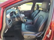 ✅ 2021 Chrysler Pacifica Touring L • VIN: 2C4RC3BG6MR549272 • Lot: 65805935. Wystawiony na Copart z przebiegiem 27 061 mil. Bezpłatny archiwum sprzedaży aukcyjnych z USA i szczegółowy raport historii pojazdu na DreamBid. Zdjęcie 7.