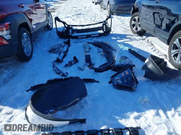 2025 Hyundai Kona SE with VIN KM8HA3AB3SU198369, listed as a IAAI auction lot 41295889 with 935 mi miles and . Bid and sale history available at DreamBid. Image 12.