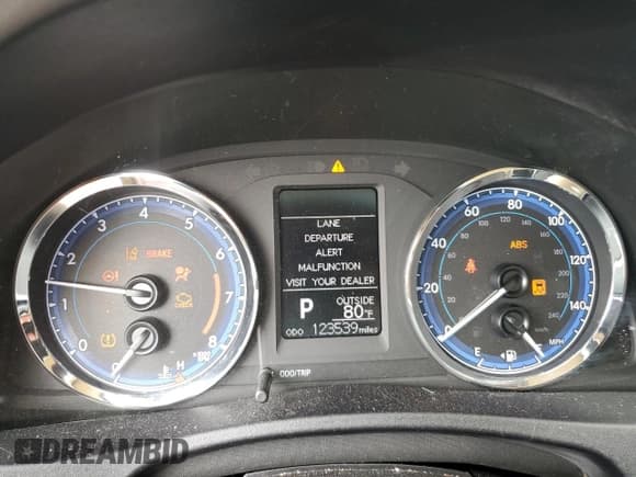 ✅ 2018 Toyota Corolla L • VIN: 2T1BURHE9JC119920 • Lot: 70959565. Listed on Copart with 123,539 mi. Free auction sales archive from the USA and detailed vehicle history report at DreamBid. Image 9.