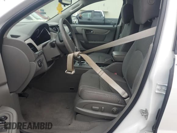 ✅ 2017 Chevrolet Traverse LS • VIN: 1GNKRFKD8HJ137573 • Lot: 74602644. Wystawiony na Copart z przebiegiem Nie podano. Bezpłatny archiwum sprzedaży aukcyjnych z USA i szczegółowy raport historii pojazdu na DreamBid. Zdjęcie 7.