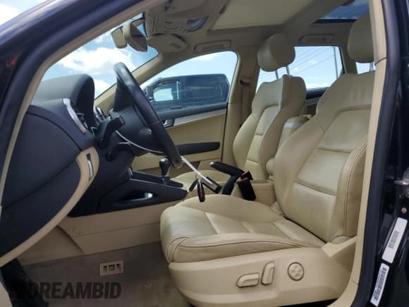 ✅ 2012 Audi A3 Premium Plus • VIN: WAUPEAFM6CA060523 • Лот: 51506375. Опубликован ранее на Copart с пробегом 116 612 миль. Бесплатный доступ к архиву аукционных продаж из США и подробный отчёт об истории автомобиля на DreamBid. Изображение 7.