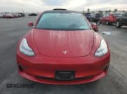 ✅ 2020 Tesla Model 3 Standard Range Plus • VIN: 5YJ3E1EAXLF706596 • Lot: 91983995. Wystawiony na Copart z przebiegiem 55 119 mil. Bezpłatny archiwum sprzedaży aukcyjnych z USA i szczegółowy raport historii pojazdu na DreamBid. Zdjęcie 5.