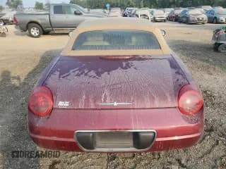 ✅ 2004 Ford Thunderbird Deluxe • VIN: 1FAHP60A44Y104370 • Lot: 70694284. Wystawiony na Copart z przebiegiem Nie podano. Bezpłatny archiwum sprzedaży aukcyjnych z USA i szczegółowy raport historii pojazdu na DreamBid. Zdjęcie 6.