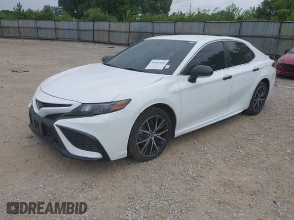 2022 Toyota Camry SE with VIN 4T1G11BK6NU051837, listed as a IAAI auction lot 42691924 with 105,238 mi miles and . Bid and sale history available at DreamBid. Image 18.
