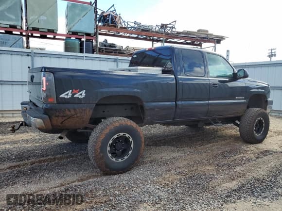 ✅ 2005 Chevrolet Silverado 2500HD LT • VIN: 1GCHK29U95E298802 • Lot: 42348454. Listed on Copart with 285,627 mi. Free auction sales archive from the USA and detailed vehicle history report at DreamBid. Image 3.