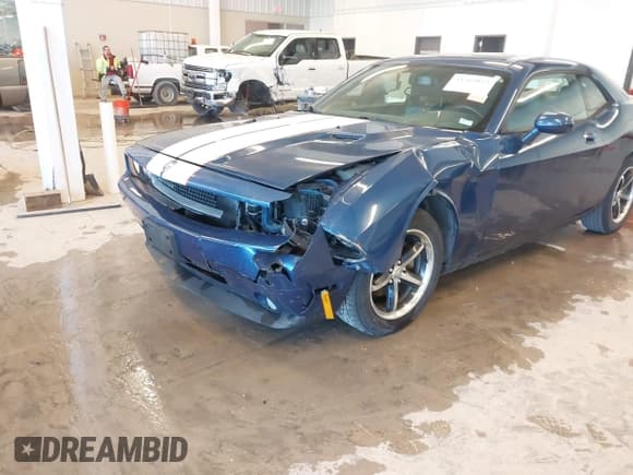✅ 2010 Dodge Challenger SE • VIN: 2B3CJ4DV7AH142495 • Lot: 41369853. Wystawiony na IAAI z przebiegiem 191 943 mil. Bezpłatny archiwum sprzedaży aukcyjnych z USA i szczegółowy raport historii pojazdu na DreamBid. Zdjęcie 6.