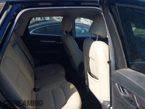 ✅ 2018 Mazda CX-5 Touring • VIN: JM3KFBCM4J0351052 • Lot: 43574119. Wystawiony na IAAI z przebiegiem 118 096 mil. Bezpłatny archiwum sprzedaży aukcyjnych z USA i szczegółowy raport historii pojazdu na DreamBid. Zdjęcie 8.