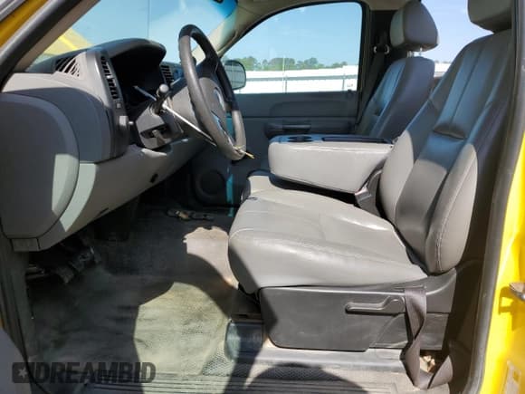 ✅ 2008 Chevrolet Silverado 1500 Work Truck • VIN: 1GCEC14008Z265229 • Lot: 53233395. Listed on Copart with 124,674 mi. Free auction sales archive from the USA and detailed vehicle history report at DreamBid. Image 7.