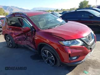 ✅ 2018 Nissan Rogue SV • VIN: 5N1AT2MVXJC839341 • Lot: 43519798. Wystawiony na IAAI z przebiegiem 33 516 mil. Bezpłatny archiwum sprzedaży aukcyjnych z USA i szczegółowy raport historii pojazdu na DreamBid. Zdjęcie 1.