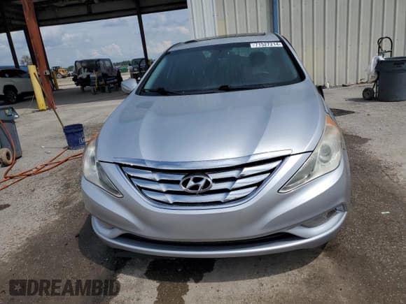 ✅ 2011 Hyundai Sonata SE • VIN: 5NPEC4AC6BH061095 • Lot: 71527214. Listed on Copart with 229,270 mi. Free auction sales archive from the USA and detailed vehicle history report at DreamBid. Image 5.