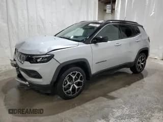 ✅ 2025 Jeep Compass Limited • VIN: 3C4NJDCN2ST580584 • Lot: 93475725. Wystawiony na Copart z przebiegiem 13 887 mil. Bezpłatny archiwum sprzedaży aukcyjnych z USA i szczegółowy raport historii pojazdu na DreamBid. Zdjęcie 1.