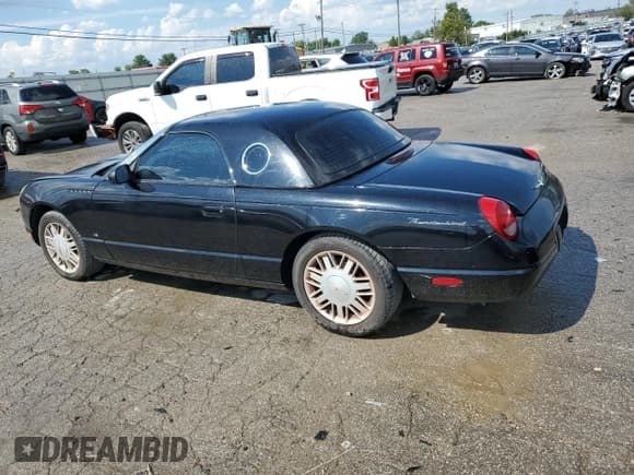 ✅ 2002 Ford Thunderbird Hardtop Premium • VIN: 1FAHP60A12Y104789 • Lot: 70710474. Wystawiony na Copart z przebiegiem 71 580 mil. Bezpłatny archiwum sprzedaży aukcyjnych z USA i szczegółowy raport historii pojazdu na DreamBid. Zdjęcie 2.