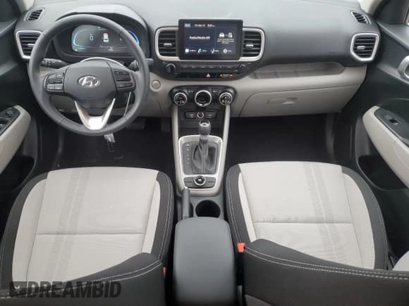 ✅ 2024 Hyundai Venue Limited • VIN: KMHRC8A34RU328822 • Lot: 80760474. Listed on Copart with 2,216 mi. Free auction sales archive from the USA and detailed vehicle history report at DreamBid. Image 8.