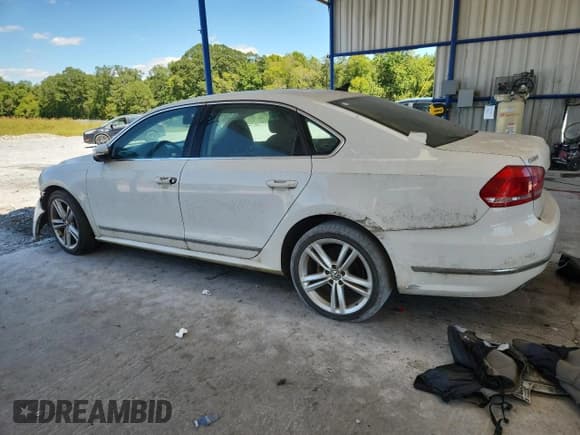 ✅ 2012 Volkswagen Passat SEL Premium • VIN: 1VWCN7A33CC012112 • Лот: 70836725. Опубликован ранее на Copart с пробегом Не указан. Бесплатный доступ к архиву аукционных продаж из США и подробный отчёт об истории автомобиля на DreamBid. Изображение 2.