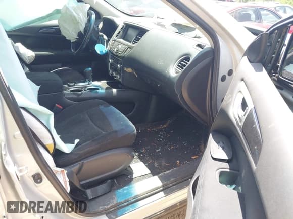 ✅ 2015 Nissan Pathfinder SL • VIN: 5N1AR2MM6FC668911 • Lot: 42344670. Wystawiony na IAAI z przebiegiem 70 204 mil. Bezpłatny archiwum sprzedaży aukcyjnych z USA i szczegółowy raport historii pojazdu na DreamBid. Zdjęcie 5.