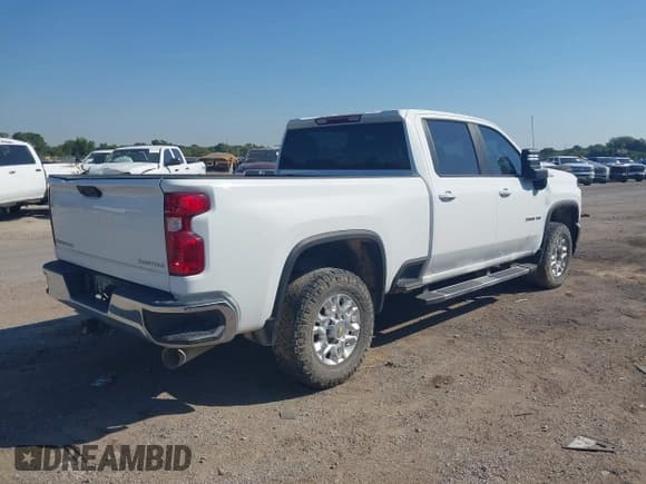 ✅ 2023 Chevrolet Silverado 2500HD LT • VIN: 1GC1YNEY8PF244396 • Лот: 43334825. Опубликован ранее на IAAI с пробегом Не указан. Бесплатный доступ к архиву аукционных продаж из США и подробный отчёт об истории автомобиля на DreamBid. Изображение 4.