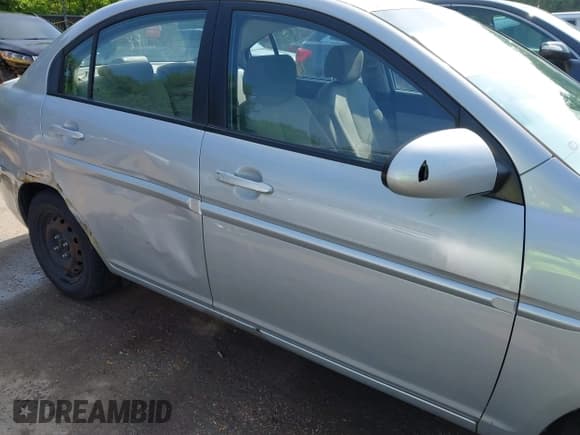 ✅ 2008 Hyundai Accent GLS • VIN: KMHCN46C08U230211 • Лот: 42514463. Опубликован ранее на IAAI с пробегом 180 968 миль. Бесплатный доступ к архиву аукционных продаж из США и подробный отчёт об истории автомобиля на DreamBid. Изображение 18.