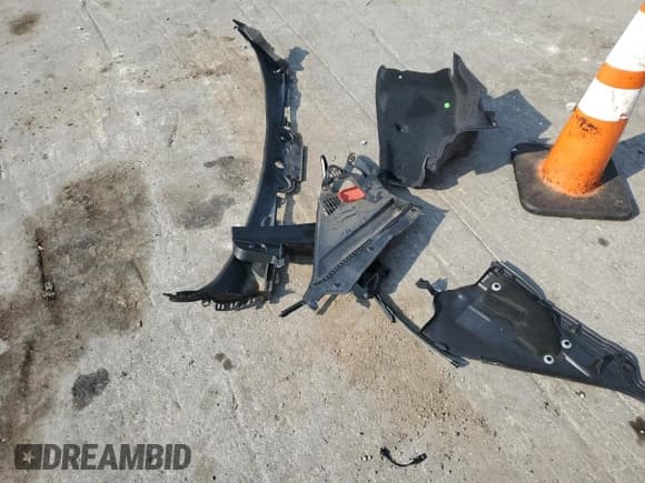 ✅ 2015 BMW 4 Series 428i xDrive • VIN: WBA3T1C50FP819721 • Lot: 67950065. Wystawiony na Copart z przebiegiem 119 421 mil. Bezpłatny archiwum sprzedaży aukcyjnych z USA i szczegółowy raport historii pojazdu na DreamBid. Zdjęcie 12.