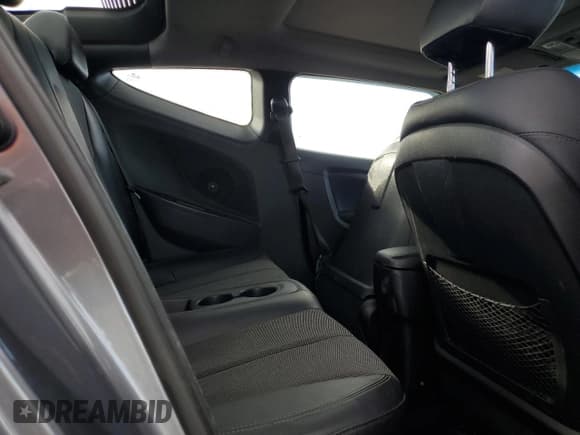 ✅ 2014 Hyundai Veloster • VIN: KMHTC6AD4EU184184 • Lot: 75909334. Wystawiony na Copart z przebiegiem 124 962 mil. Bezpłatny archiwum sprzedaży aukcyjnych z USA i szczegółowy raport historii pojazdu na DreamBid. Zdjęcie 10.