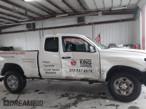 ✅ 2021 Toyota Tacoma SR • VIN: 3TYRX5GN5MT011455 • Lot: 43523058. Wystawiony na IAAI z przebiegiem 66 231 mil. Bezpłatny archiwum sprzedaży aukcyjnych z USA i szczegółowy raport historii pojazdu na DreamBid. Zdjęcie 13.