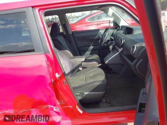 ✅ 2013 Scion xB • VIN: JTLZE4FE3DJ036627 • Lot: 43839173. Wystawiony na IAAI z przebiegiem 227 236 mil. Bezpłatny archiwum sprzedaży aukcyjnych z USA i szczegółowy raport historii pojazdu na DreamBid. Zdjęcie 5.