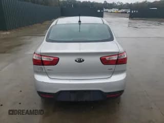 ✅ 2014 Kia Rio LX • VIN: KNADM4A35E6352742 • Lot: 89929155. Wystawiony na Copart z przebiegiem 104 773 mil. Bezpłatny archiwum sprzedaży aukcyjnych z USA i szczegółowy raport historii pojazdu na DreamBid. Zdjęcie 6.
