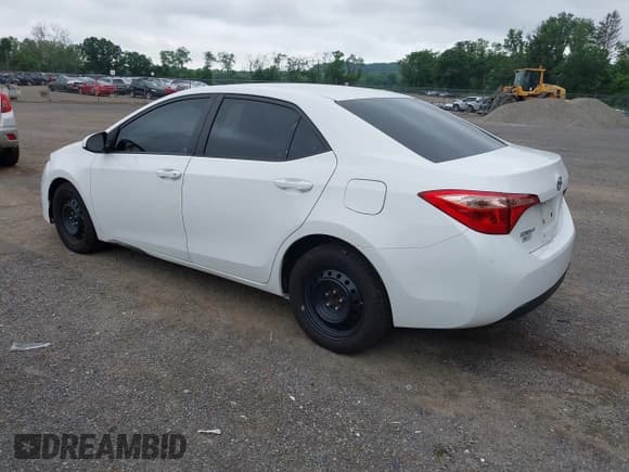 ✅ 2018 Toyota Corolla L • VIN: 2T1BURHE6JC012680 • Lot: 42492679. Listed on IAAI with 191,375 mi. Free auction sales archive from the USA and detailed vehicle history report at DreamBid. Image 3.