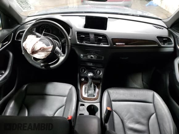 ✅ 2016 Audi Q3 Premium Plus • VIN: WA1EFCFS3GR018412 • Lot: 71663782. Wystawiony na Copart z przebiegiem 19 071 mil. Bezpłatny archiwum sprzedaży aukcyjnych z USA i szczegółowy raport historii pojazdu na DreamBid. Zdjęcie 8.