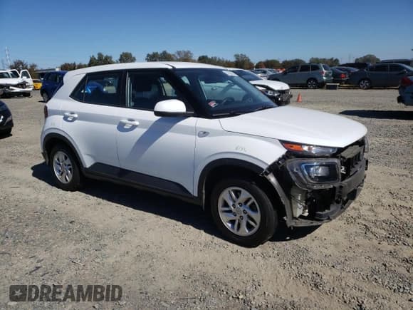 ✅ 2021 Hyundai Venue SE • VIN: KMHRB8A39MU073709 • Lot: 82390575. Wystawiony na Copart z przebiegiem 76 779 mil. Bezpłatny archiwum sprzedaży aukcyjnych z USA i szczegółowy raport historii pojazdu na DreamBid. Zdjęcie 4.