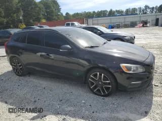 ✅ 2018 Volvo V60 Dynamic • VIN: YV140MELXJ2389290 • Лот: 82173635. Опубликован ранее на Copart с пробегом 180 583 миль. Бесплатный доступ к архиву аукционных продаж из США и подробный отчёт об истории автомобиля на DreamBid. Изображение 4.