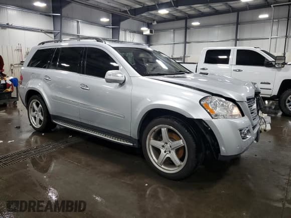 ✅ 2009 Mercedes-Benz GL 550 • VIN: 4JGBF86E59A465837 • Лот: 57966235. Опубликован ранее на Copart с пробегом 180 830 миль. Бесплатный доступ к архиву аукционных продаж из США и подробный отчёт об истории автомобиля на DreamBid. Изображение 4.