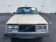 ✅ 1983 Volvo 240 DL • VIN: YV1AX8855D1498415 • Lot: 41965083. Wystawiony na IAAI z przebiegiem 312 606 mil. Bezpłatny archiwum sprzedaży aukcyjnych z USA i szczegółowy raport historii pojazdu na DreamBid. Zdjęcie 6.