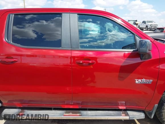 ✅ 2020 Chevrolet Silverado 1500 RST • VIN: 3GCUYEED2LG120739 • Lot: 43092535. Wystawiony na IAAI z przebiegiem 103 629 mil. Bezpłatny archiwum sprzedaży aukcyjnych z USA i szczegółowy raport historii pojazdu na DreamBid. Zdjęcie 13.