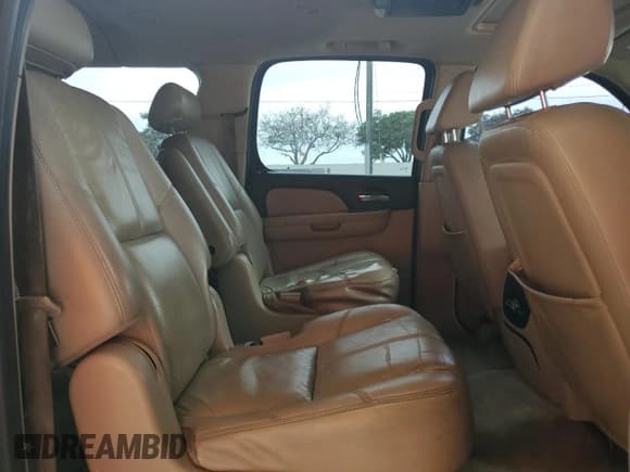 ✅ 2007 Chevrolet Suburban LTZ • VIN: 3GNFC16J97G232875 • Lot: 63295805. Listed on Copart with 194,662 mi. Free auction sales archive from the USA and detailed vehicle history report at DreamBid. Image 11.
