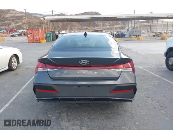 ✅ 2024 Hyundai Elantra SE • VIN: KMHLL4DG1RU816915 • Лот: 43200500. Опубликован ранее на IAAI с пробегом 9 009 миль. Бесплатный доступ к архиву аукционных продаж из США и подробный отчёт об истории автомобиля на DreamBid. Изображение 16.