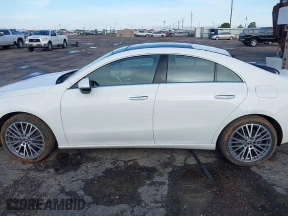 2025 Mercedes-Benz CLA 250 с VIN W1K5J4GB5SN517386, выставлен на аукционе IAAI как лот 42475670 с пробегом 21 839 миль миль и . История ставок и продаж доступна на DreamBid. Изображение 14.