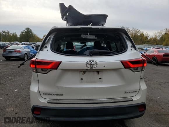 ✅ 2017 Toyota Highlander XLE • VIN: 5TDJZRFH3HS363753 • Lot: 90287675. Listed on Copart with 66,080 mi. Free auction sales archive from the USA and detailed vehicle history report at DreamBid. Image 6.