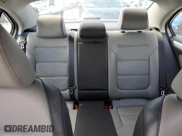 ✅ 2013 Volkswagen Jetta Hybrid SE • VIN: 3VW637AJ1DM311230 • Lot: 61694665. Wystawiony na Copart z przebiegiem 189 215 mil. Bezpłatny archiwum sprzedaży aukcyjnych z USA i szczegółowy raport historii pojazdu na DreamBid. Zdjęcie 10.