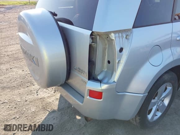 ✅ 2009 Suzuki Grand Vitara • VIN: JS3TD047194100608 • Lot: 42708584. Listed on IAAI with 190,244 mi. Free auction sales archive from the USA and detailed vehicle history report at DreamBid. Image 14.